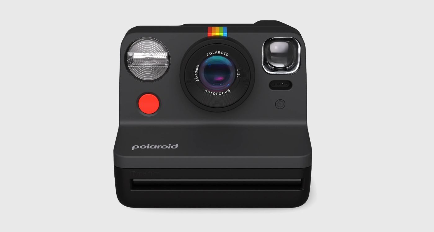E0760: Sacando fotos con una Polaroid Now Gen 2