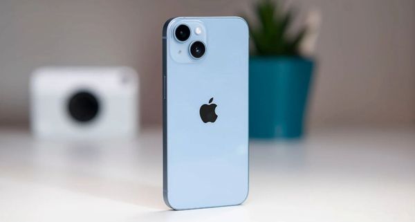 E0490: Probando un iPhone 14 azul