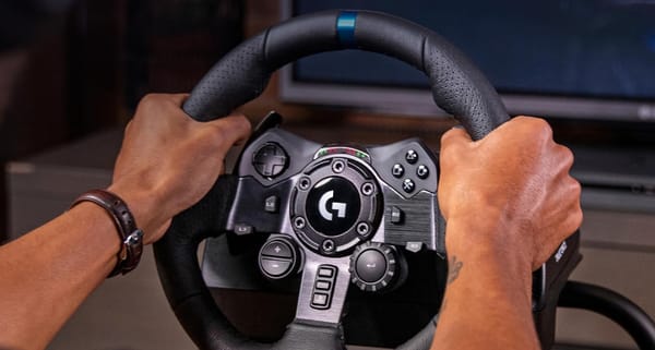 E0796: Volante Logitech G923 para PS5