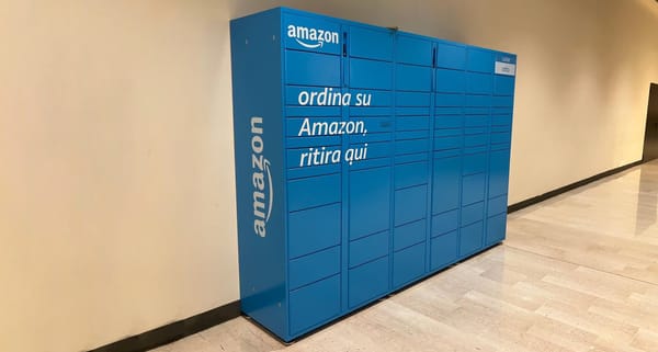 Lockers de Amazon azules y con Bluetooth